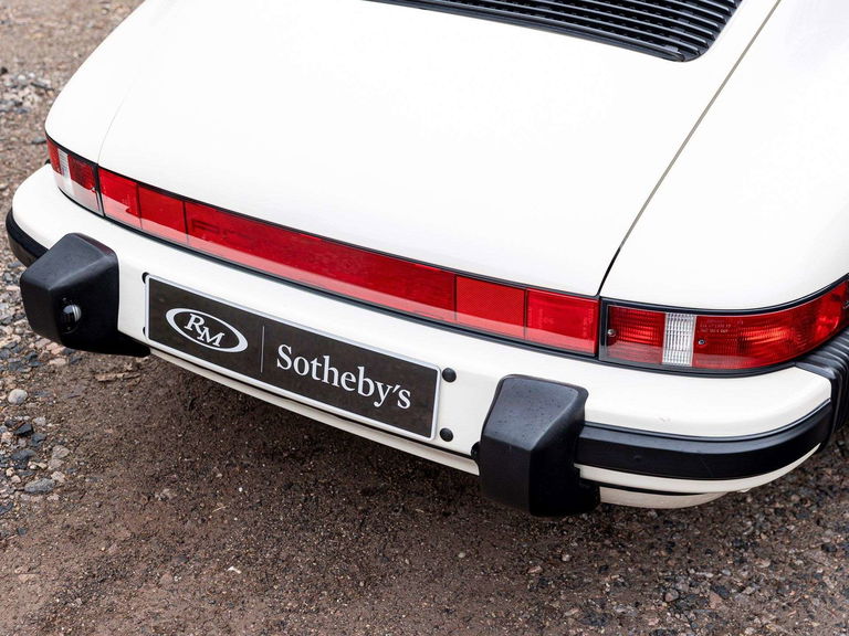 Porsche 911 Carrera 3.2 Speedster