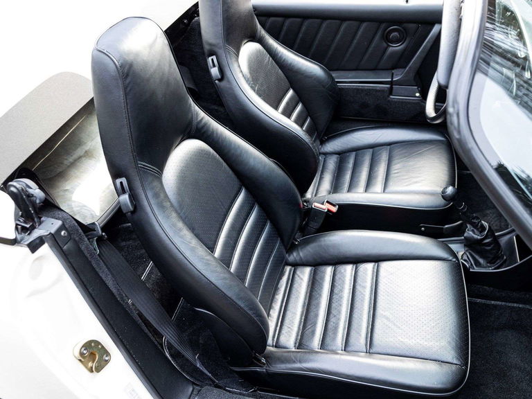 Porsche 911 Carrera 3.2 Speedster