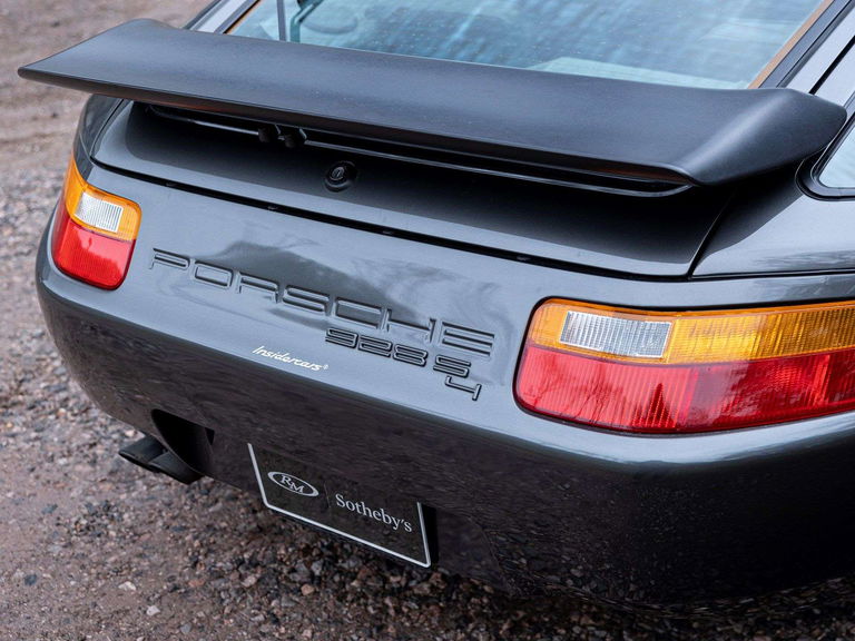 Porsche 928 S4