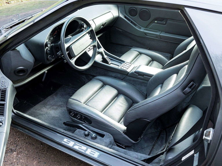 Porsche 928 S4