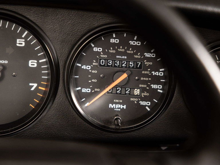 Porsche 964 Carrera 2 Speedster