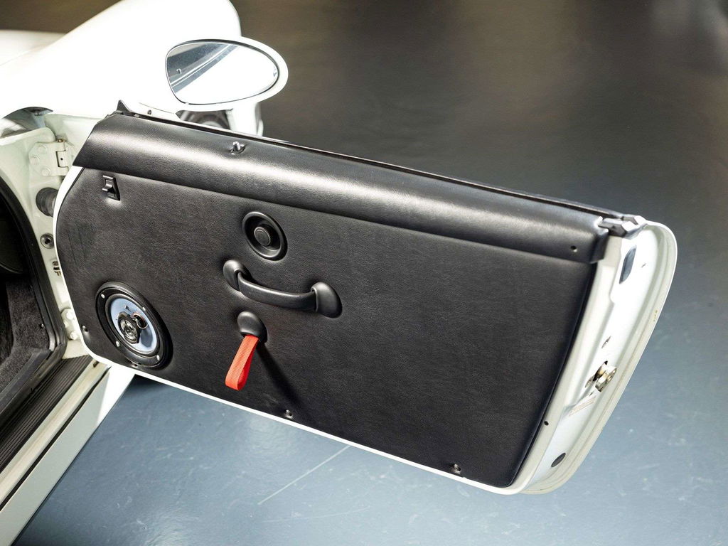 Porsche 964 Carrera 2 Speedster