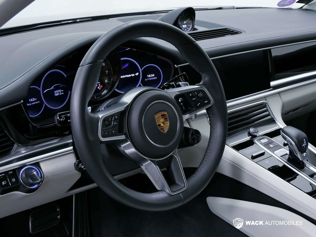 Porsche Panamera 4 E-Hybrid