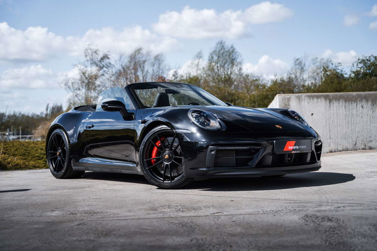 Porsche 992 Carrera 4 GTS