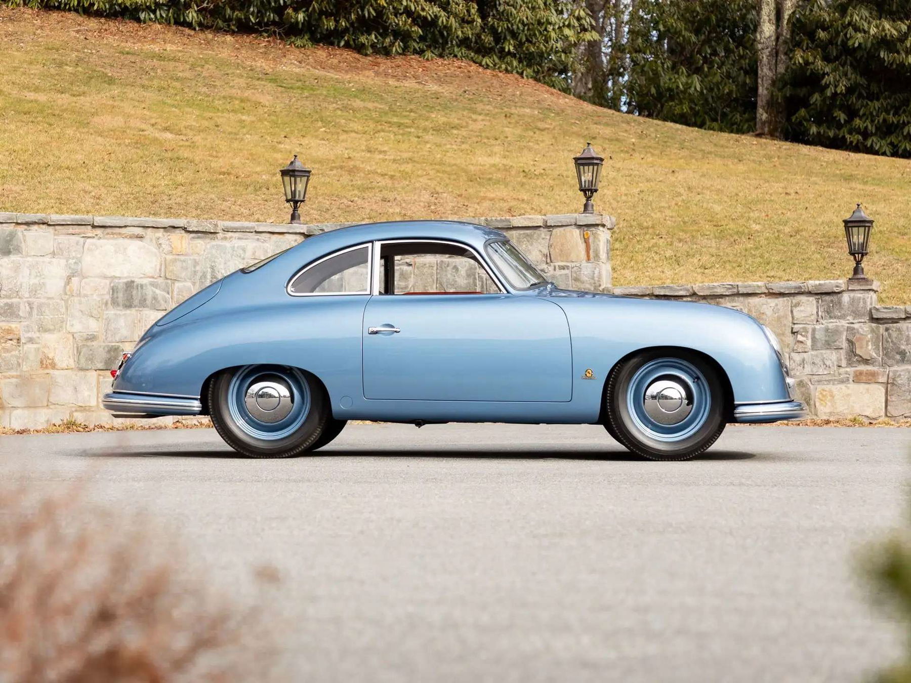 https://cdn.elferspot.com/wp-content/uploads/2023/04/18/1951-Porsche-356-Split-Window-Coupe-by-Reutter-for-sale-9.jpg