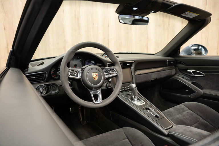 Porsche 991.2 Carrera GTS