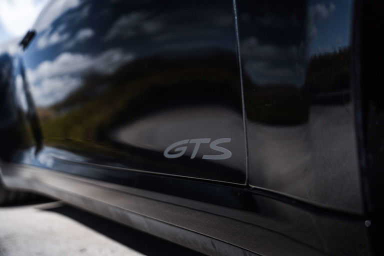 Porsche 992 Carrera 4 GTS