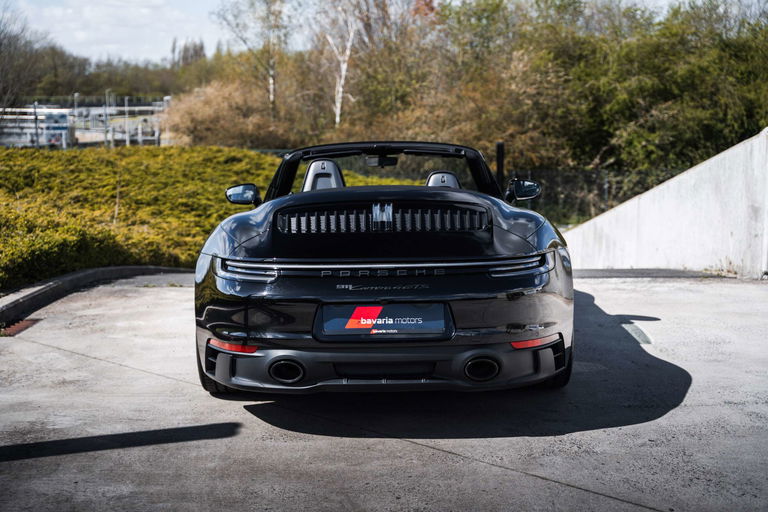 Porsche 992 Carrera 4 GTS