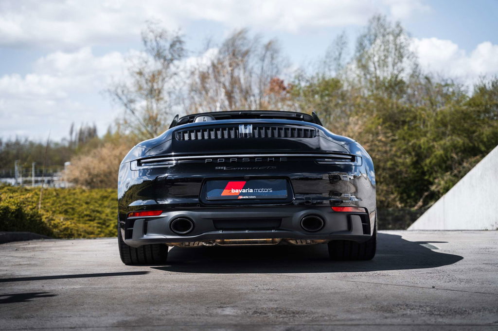 Porsche 992 Carrera 4 GTS