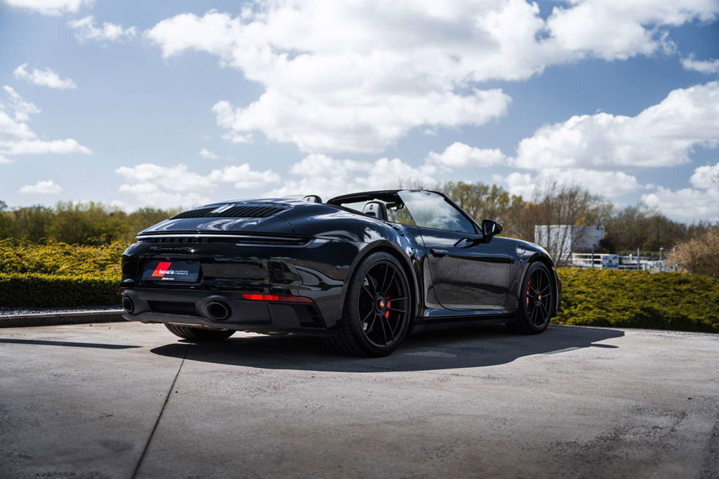 Porsche 992 Carrera 4 GTS