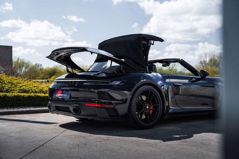 Porsche 992 Carrera 4 GTS