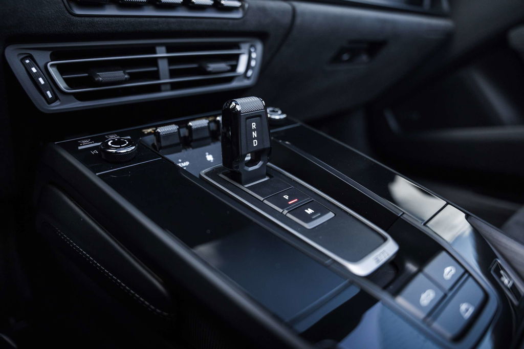 Porsche 992 Carrera 4 GTS