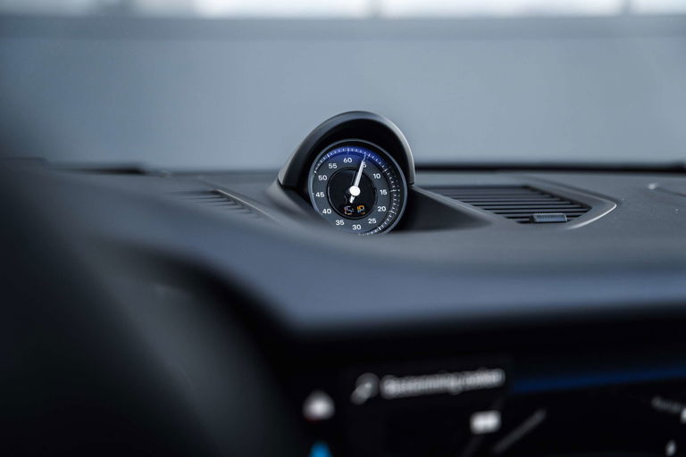 Porsche 992 Carrera 4 GTS