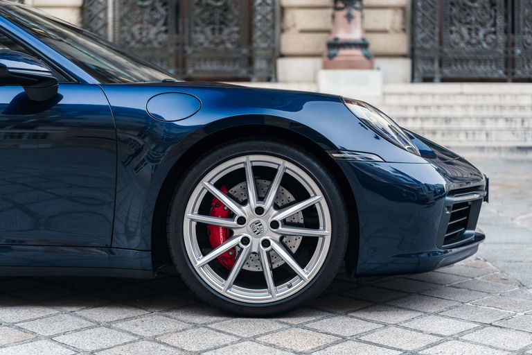 Porsche 992 Carrera 4S