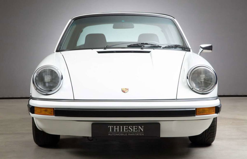 Porsche 911 Carrera 2.7