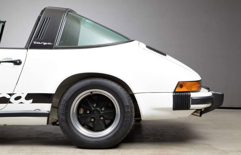 Porsche 911 Carrera 2.7