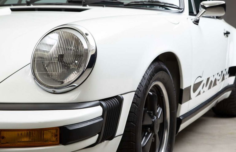 Porsche 911 Carrera 2.7