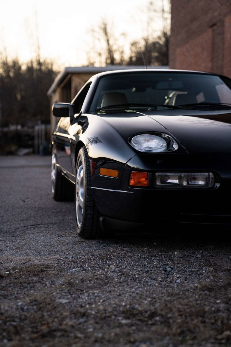 Porsche 928 S4