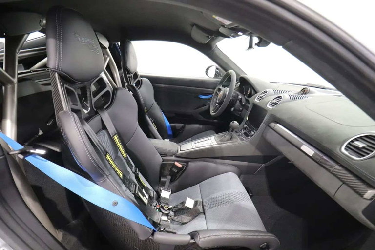 Porsche 718 Cayman GT4 RS