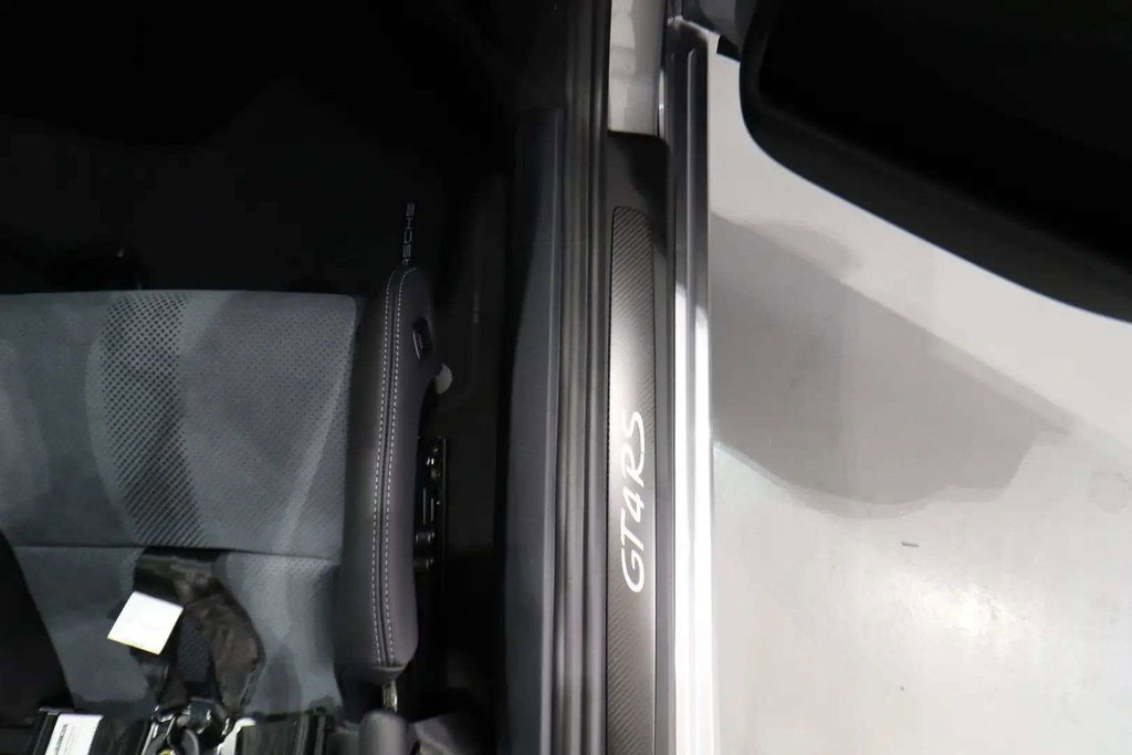 Porsche 718 Cayman GT4 RS