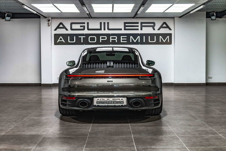 Porsche 992 Carrera 4S