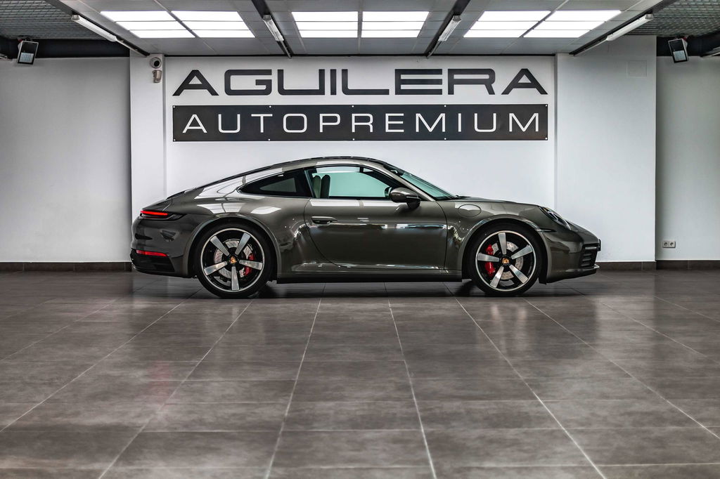 Porsche 992 Carrera 4S