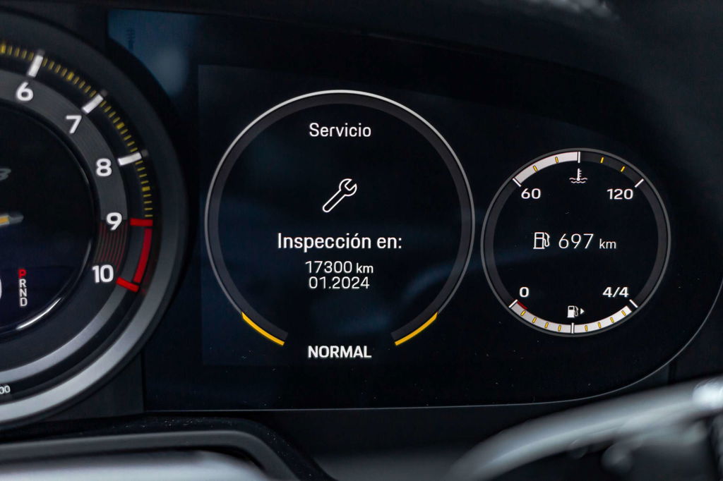 Porsche 992 GT3 Touring