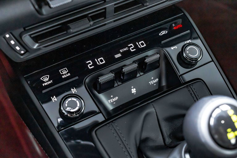 Porsche 992 GT3 Touring