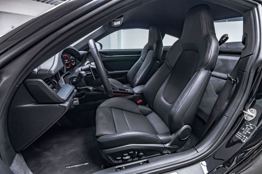 Porsche 992 GT3 Touring