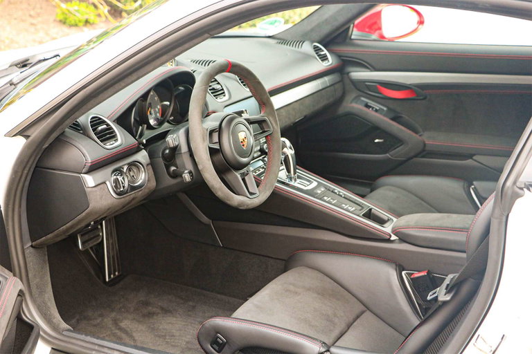 Porsche 718 Cayman GT4