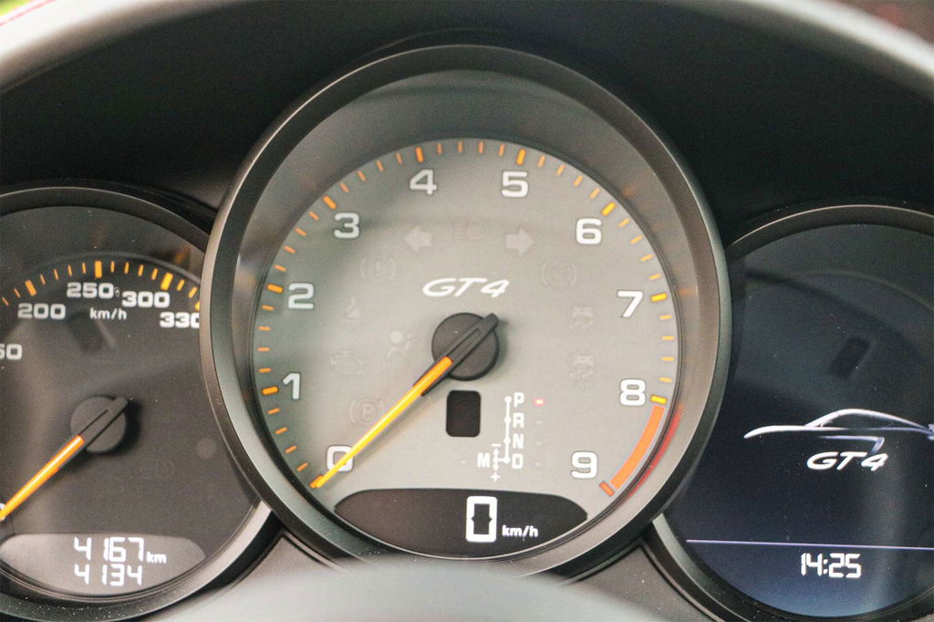 Porsche 718 Cayman GT4