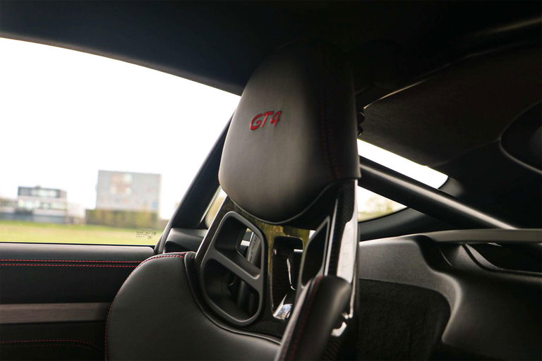 Porsche 718 Cayman GT4