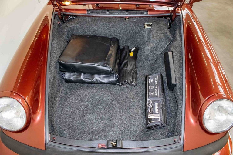 Porsche 911 Carrera 3.2 (US)