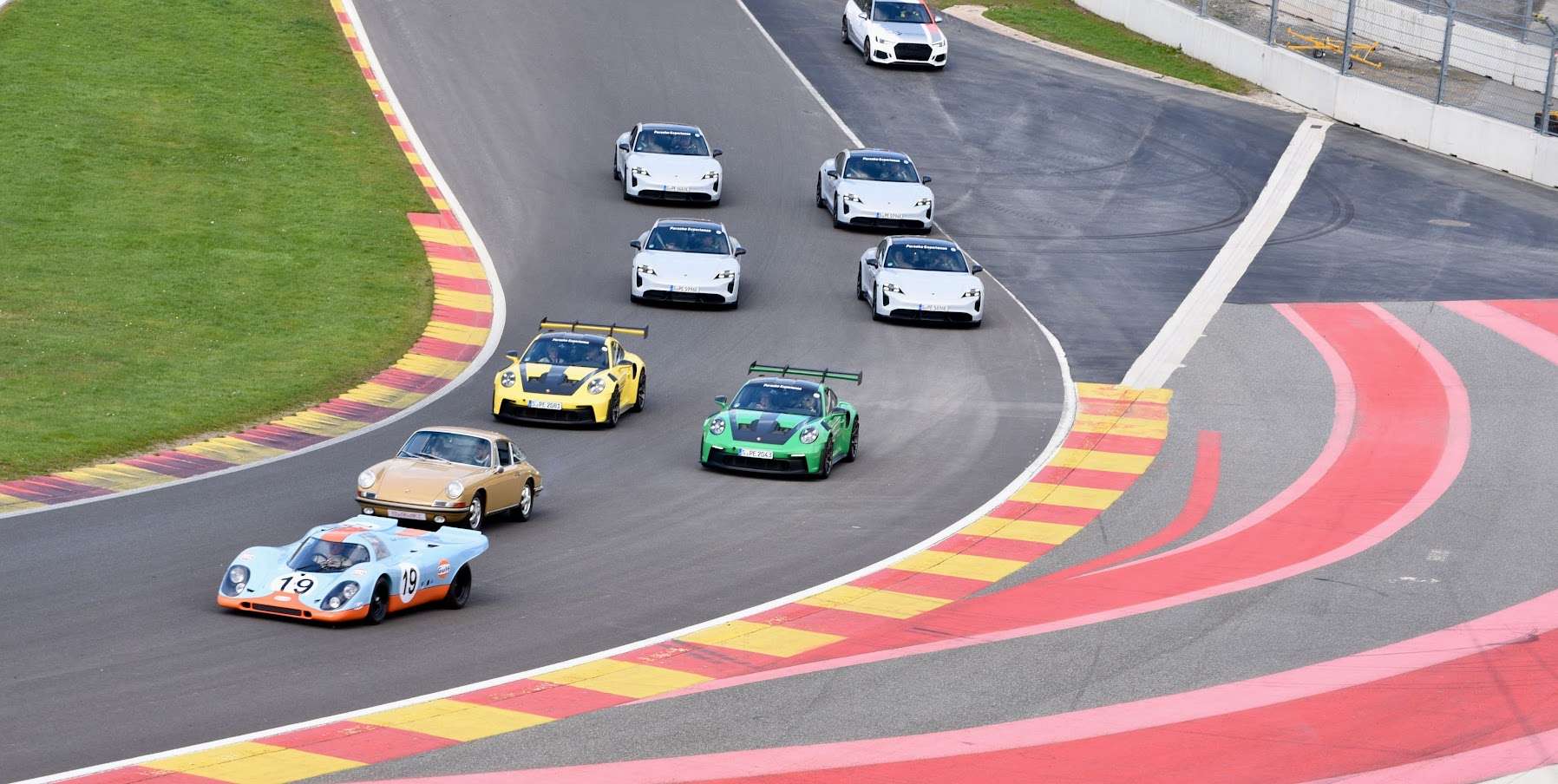 Eine Runde in Spa mit 800 Porsches PCF Days 2023