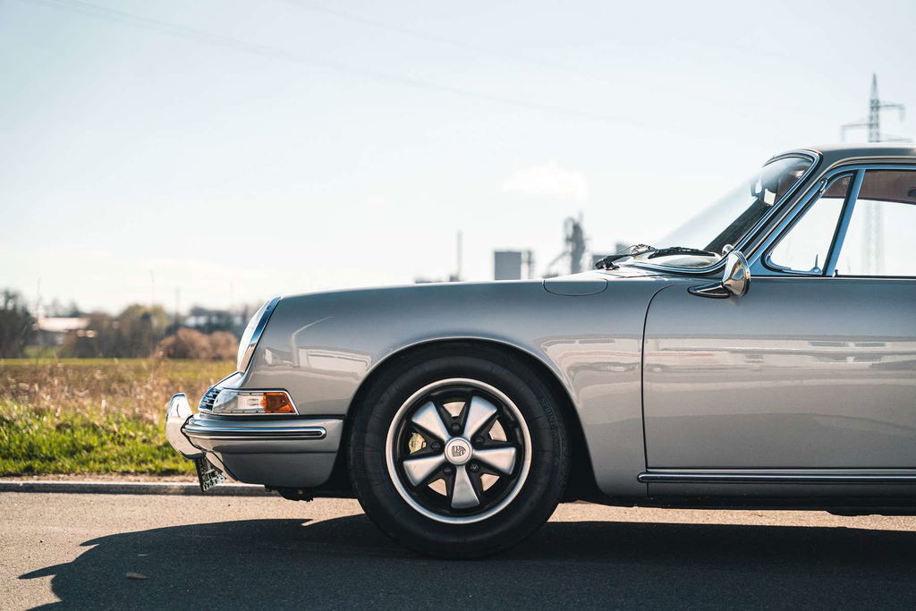 Porsche 911 T