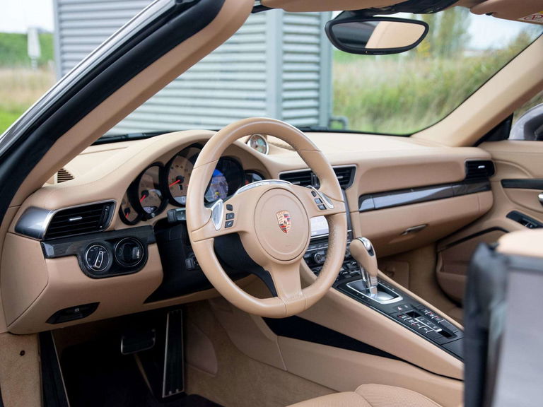 Porsche 991 Carrera 4 GTS