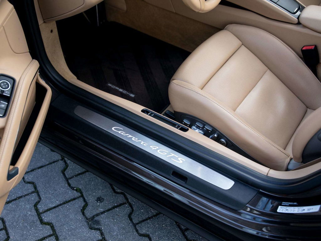 Porsche 991 Carrera 4 GTS