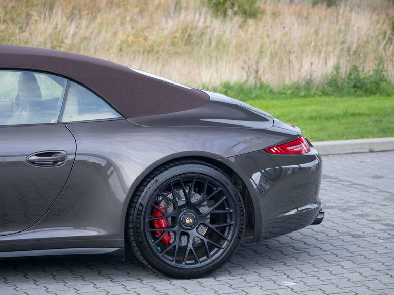 Porsche 991 Carrera 4 GTS