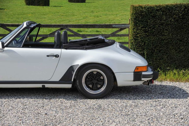 Porsche 911 Carrera 3.2