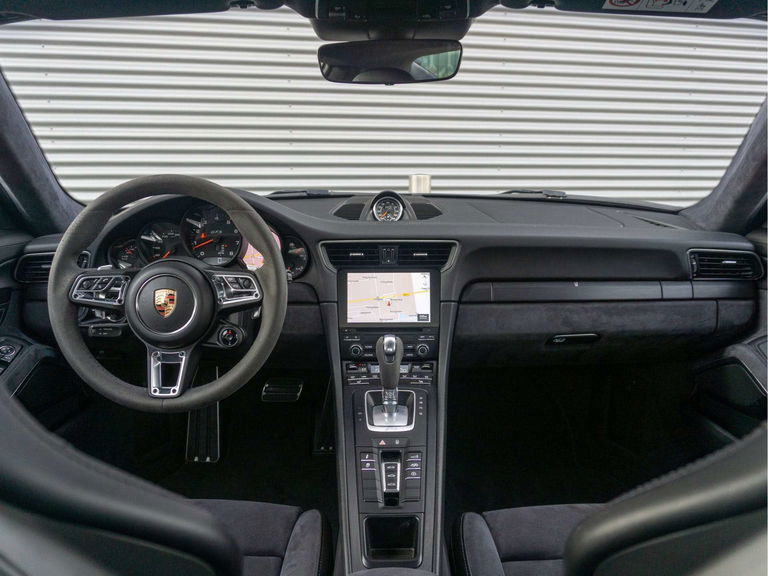 Porsche 991.2 Carrera GTS