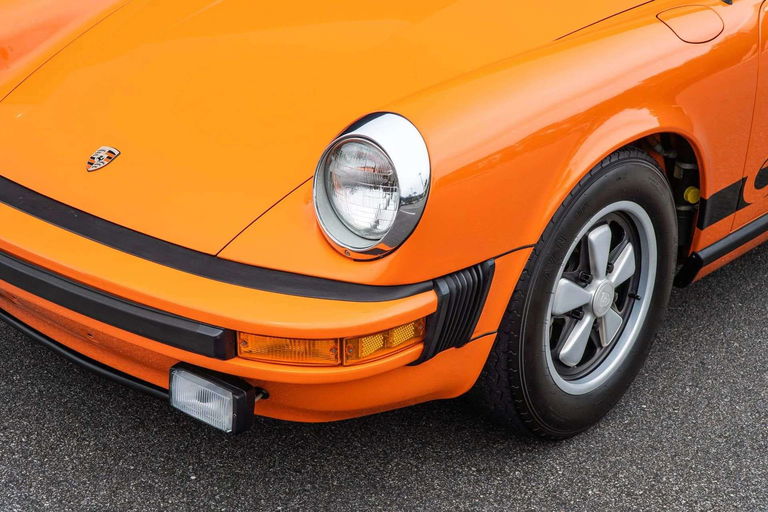 Porsche 911 Carrera (US)