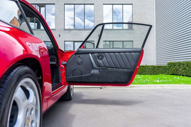 Porsche 964 Carrera 4