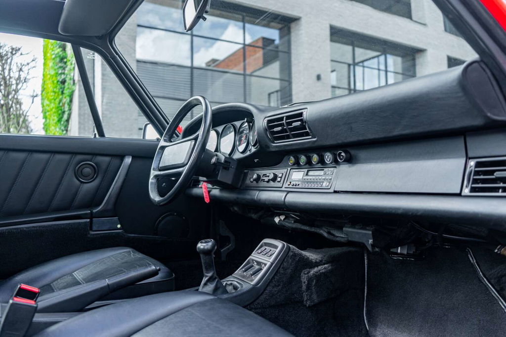 Porsche 964 Carrera 4