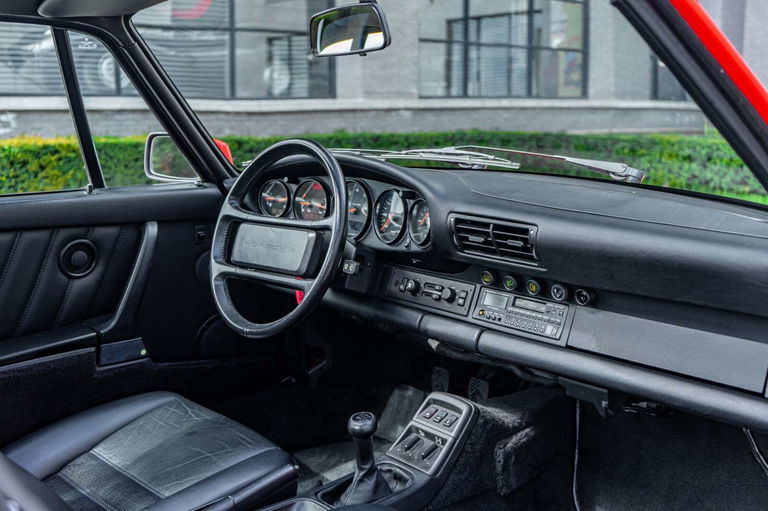 Porsche 964 Carrera 4