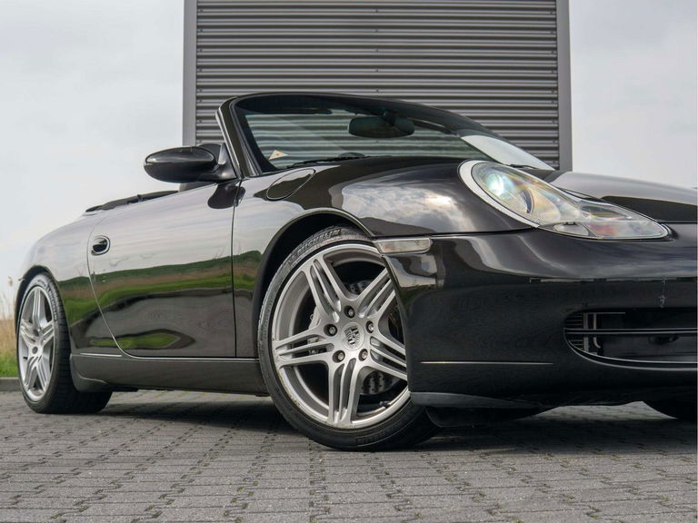 Porsche 996 Carrera 4