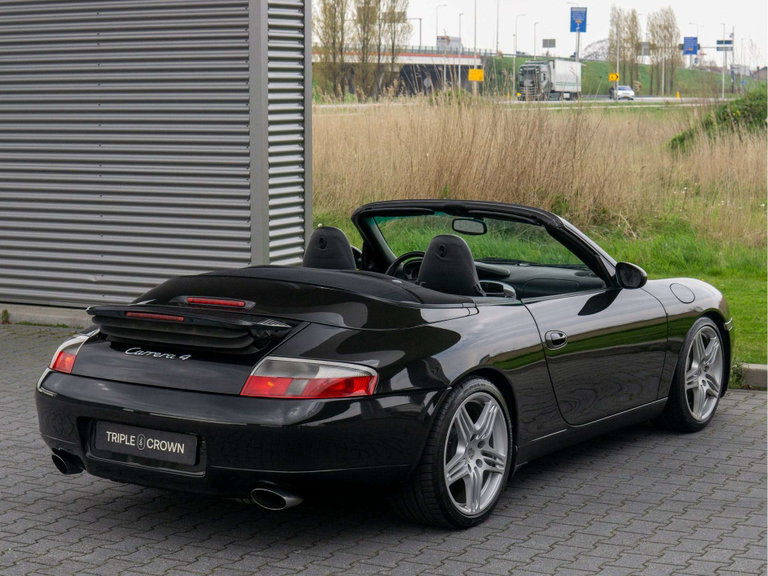 Porsche 996 Carrera 4