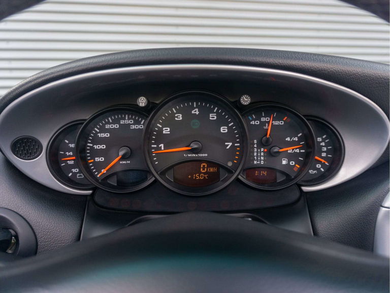 Porsche 996 Carrera 4