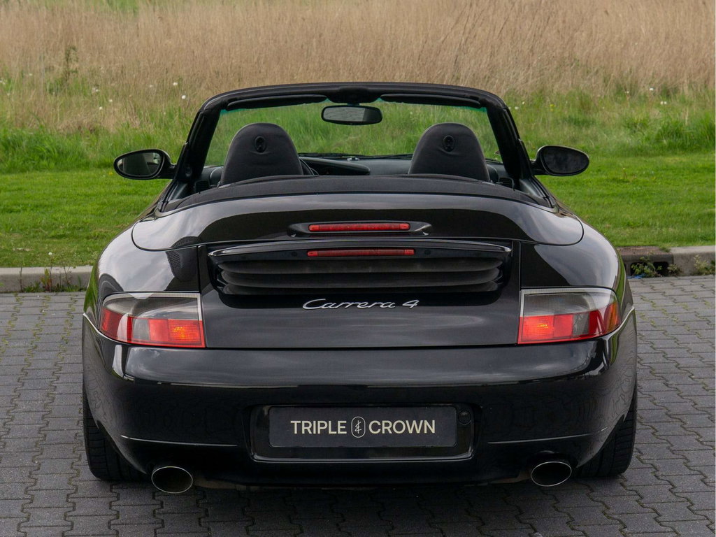Porsche 996 Carrera 4