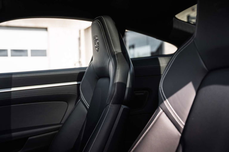 Porsche 992 Carrera 4S