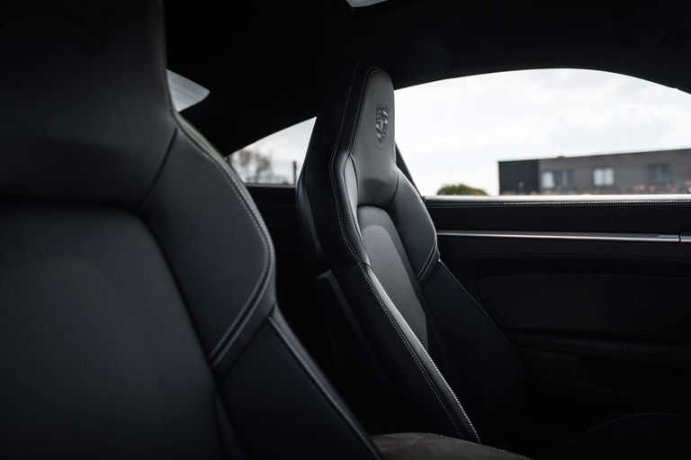 Porsche 992 Carrera 4S